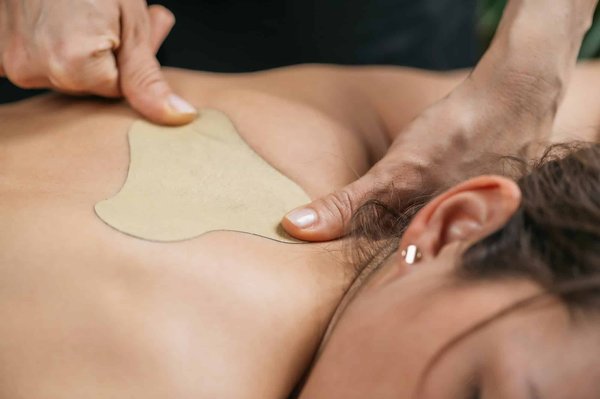 Quelles sont les options de thérapie alternative pour la gestion des douleurs de l'accouchement sans médicaments ?